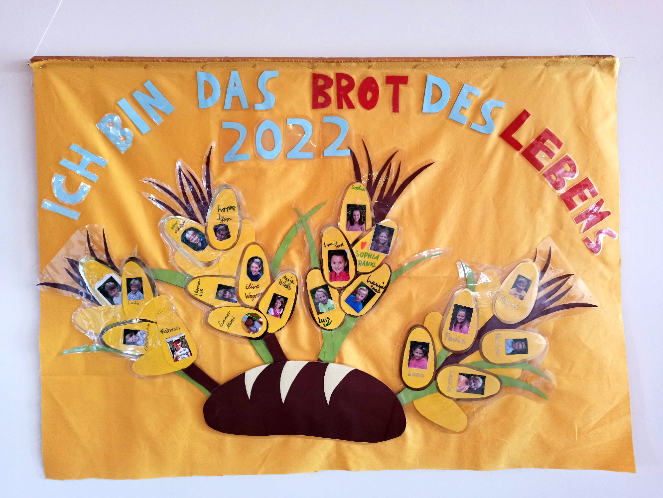 Das Thema der Kommunionkinder 2022 ist das Weizenkorn.